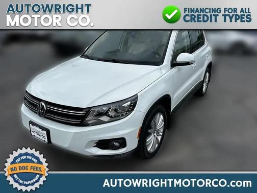 White 2016 Volkswagen Tiguan SE