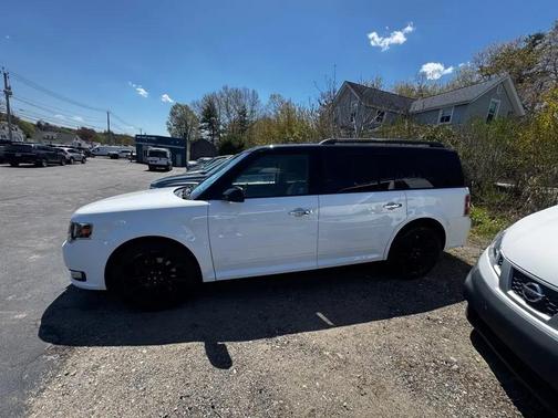 White 2018 Ford Flex SEL