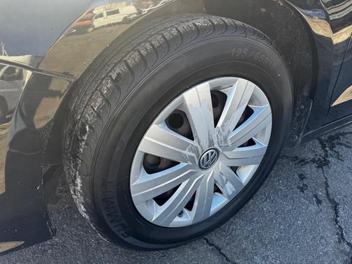 Black 2016 Volkswagen Jetta 1.4T S w/Technology