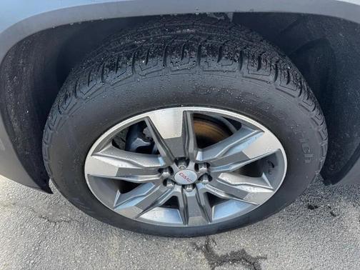 Silver 2018 GMC Acadia SLT-2