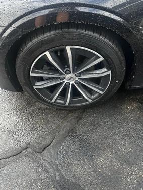 Black 2021 Volvo S60 T5 Momentum