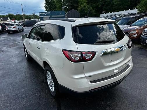 White 2013 Chevrolet Traverse 2LT