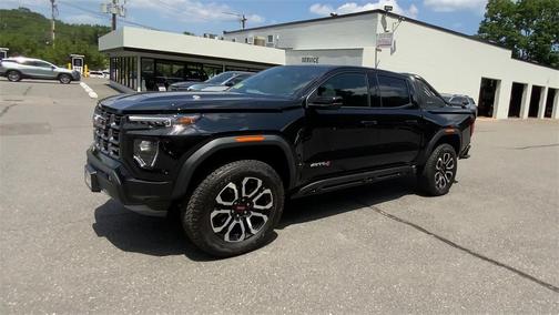 2025 GMC Canyon AT4