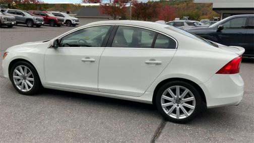 2016 Volvo S60 Inscription T5 Platinum