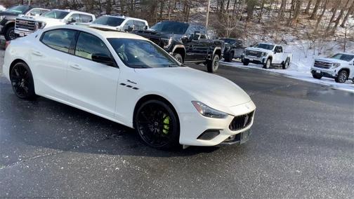 2022 Maserati Ghibli Modena Q4