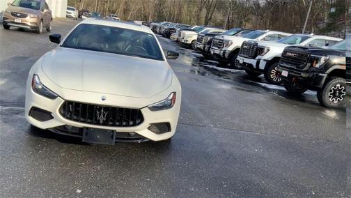 2022 Maserati Ghibli Modena Q4