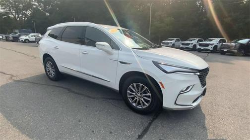 2023 Buick Enclave Essence