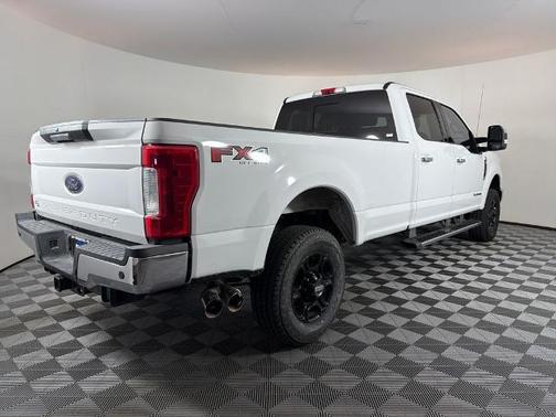 OXFORD WHITE 2017 Ford F-250 XLT