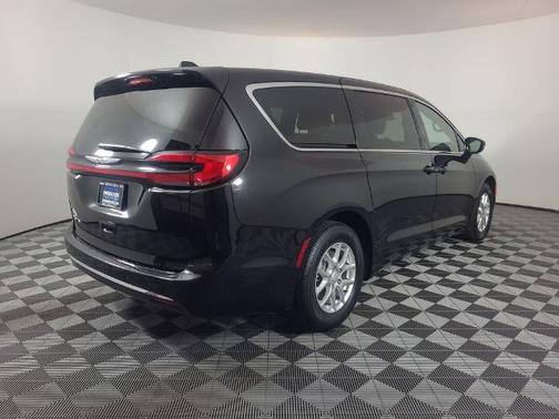 Diamond Black 2025 Chrysler Pacifica SELECT