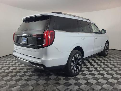 SPACE SILVER METALLIC 2025 Ford Expedition PLATINUM