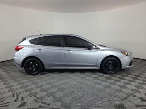Ice Silver Metallic 2022 Subaru Impreza BASE