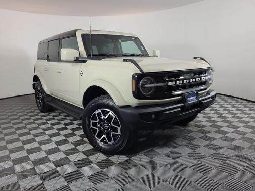 DESERT SAND 2025 Ford Bronco OUTER BANKS