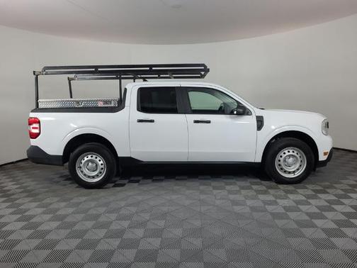 OXFORD WHITE 2022 Ford Maverick XL