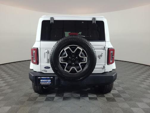 OXFORD WHITE 2025 Ford Bronco OUTER BANKS