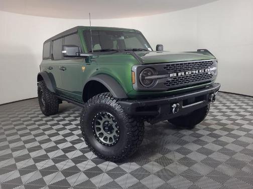 ERUPTION GREEN METALLIC 2025 Ford Bronco BADLANDS