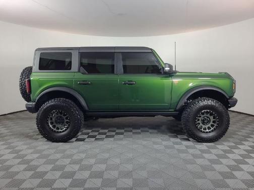 ERUPTION GREEN METALLIC 2025 Ford Bronco BADLANDS
