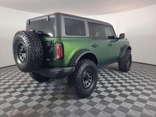 ERUPTION GREEN METALLIC 2025 Ford Bronco BADLANDS