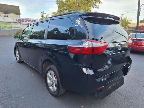 2015 Toyota Sienna LE