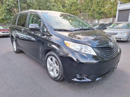 2015 Toyota Sienna LE