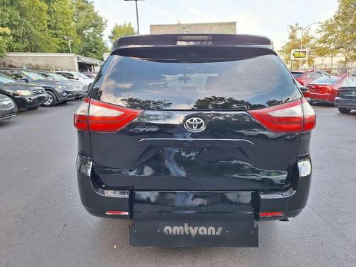 2015 Toyota Sienna LE