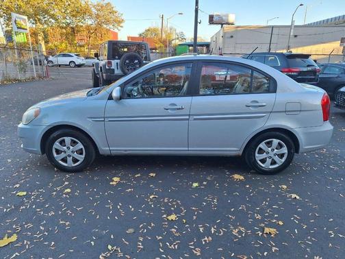 2009 Hyundai Accent SE