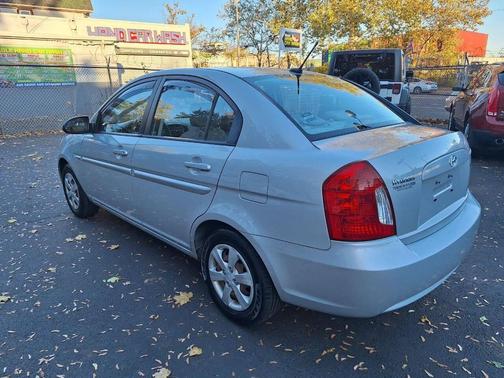 2009 Hyundai Accent SE