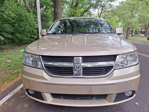 Beige 2010 Dodge Journey SXT
