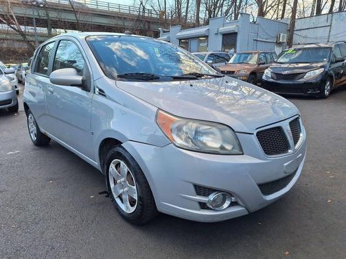 2009 Pontiac G3 Base 4dr Hatchback