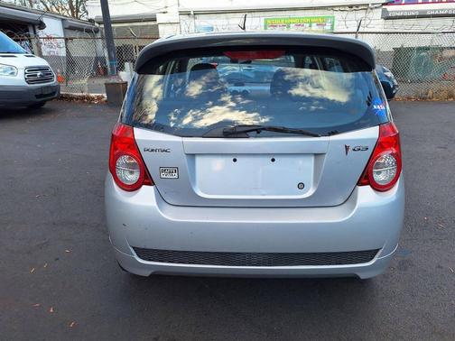 2009 Pontiac G3 Base 4dr Hatchback