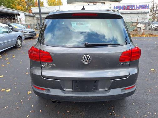 2012 Volkswagen Tiguan SE
