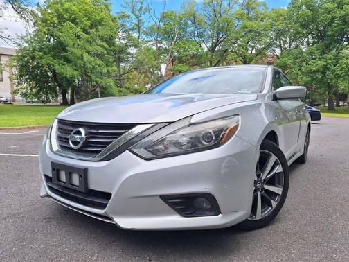 Brilliant Silver 2016 Nissan Altima 2.5 SR