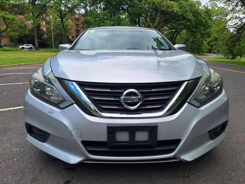 Brilliant Silver 2016 Nissan Altima 2.5 SR