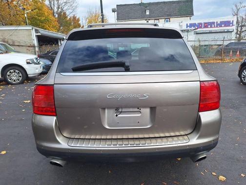 2004 Porsche Cayenne Cayenne