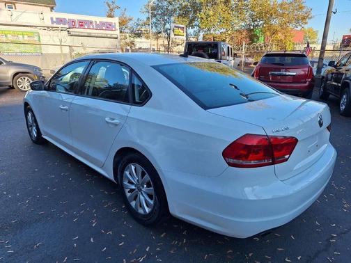 2014 Volkswagen Passat 1.8T S
