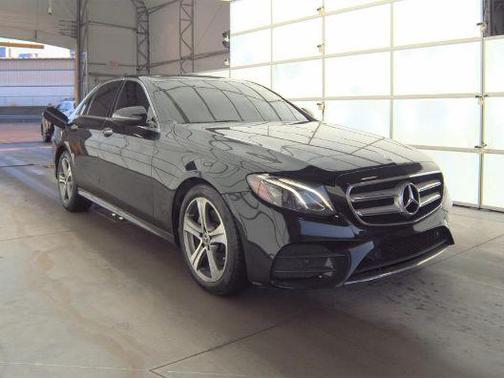 Obsidian Black Metallic 2019 Mercedes-Benz E-Class 4MATIC