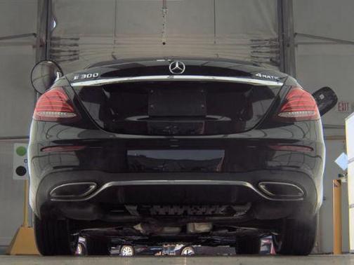 Obsidian Black Metallic 2019 Mercedes-Benz E-Class 4MATIC