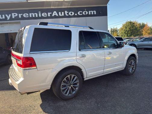 2017 Lincoln Navigator Select