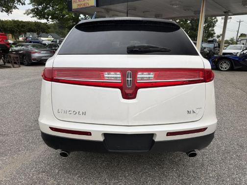 White Platinum Metallic Tri-Coat 2019 Lincoln MKT Reserve