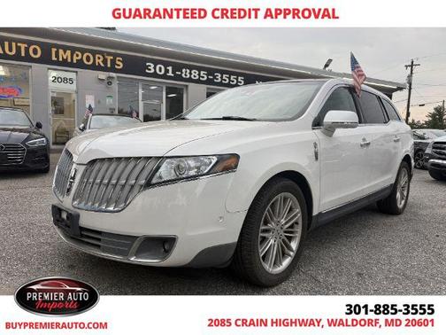 White Platinum Metallic Tri-Coat 2019 Lincoln MKT Reserve
