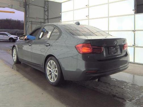 Mineral Gray Metallic 2018 BMW 320 i