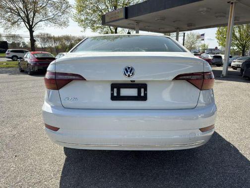 Pure White 2019 Volkswagen Jetta 1.4T SE