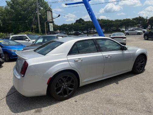 2022 Chrysler 300 S