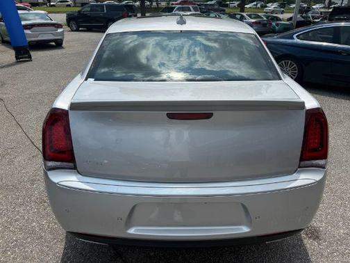 2022 Chrysler 300 S