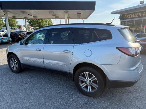 2017 Chevrolet Traverse 2LT
