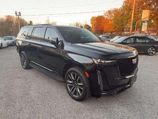 2023 Cadillac Escalade ESV Sport