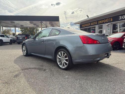 2015 INFINITI Q60 Base