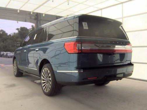 Blue Diamond Metallic 2019 Lincoln Navigator L Reserve