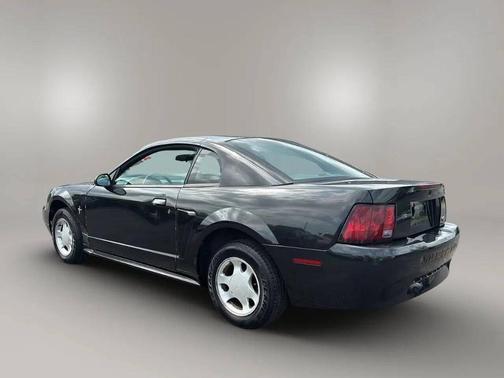 2001 Ford Mustang Base