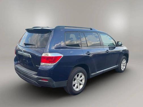 2011 Toyota Highlander SE