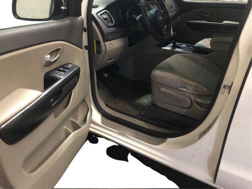 2016 Kia Sedona L
